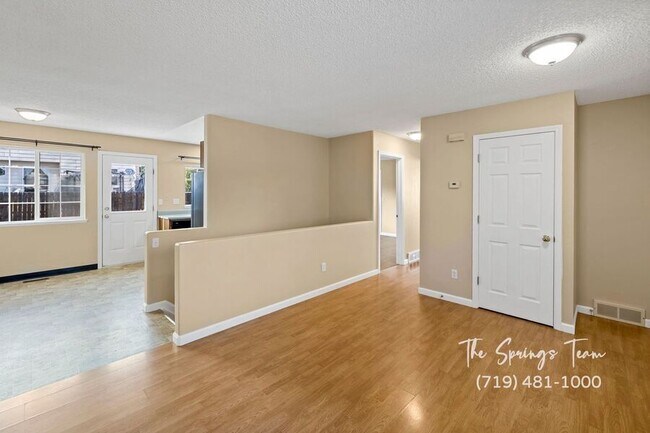 Building Photo - 5833 Bow River Dr