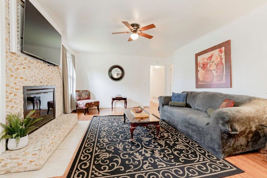 Primary Photo - 500 Antioch Pl