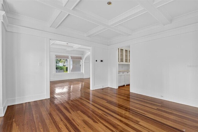 Building Photo - 3003 W Harbor View Ave