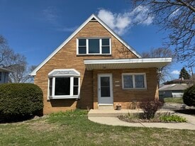 Building Photo - 10166 W Montana Ave