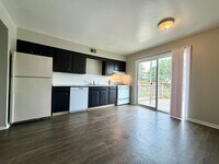 Building Photo - 4245 Oak Park Dr SE