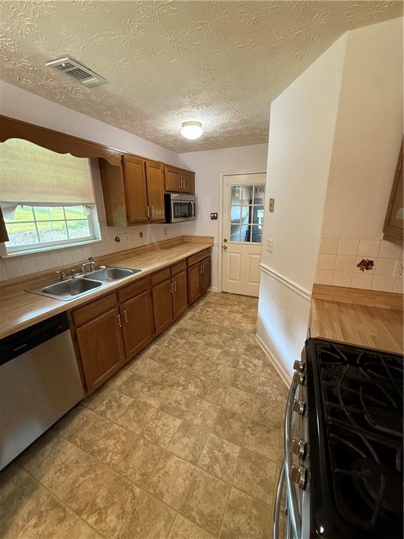 Building Photo - 3897 Saddlecreek Dr