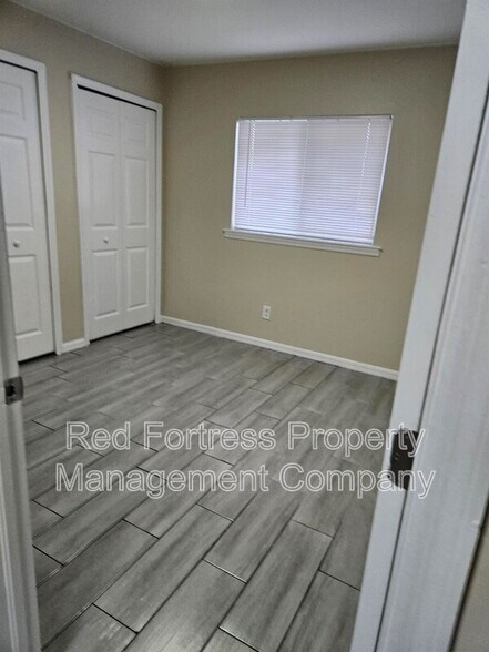 Building Photo - 5319 27th St SW