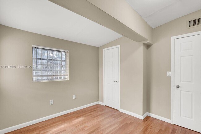 Building Photo - 6321 NW 20th Ave