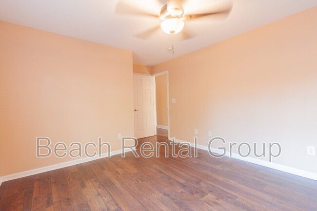 Building Photo - 3774 Hitchcock Way