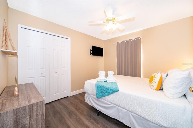 Building Photo - 510 Canary Island Cir