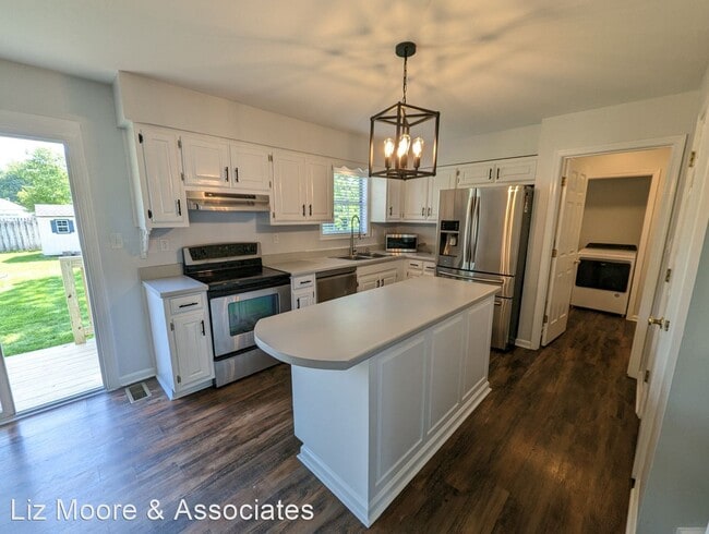 Building Photo - 3 br, 2.5 bath House - 3417 Indian Path