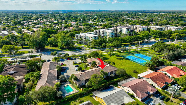 Building Photo - 8431 Royal Palm Blvd