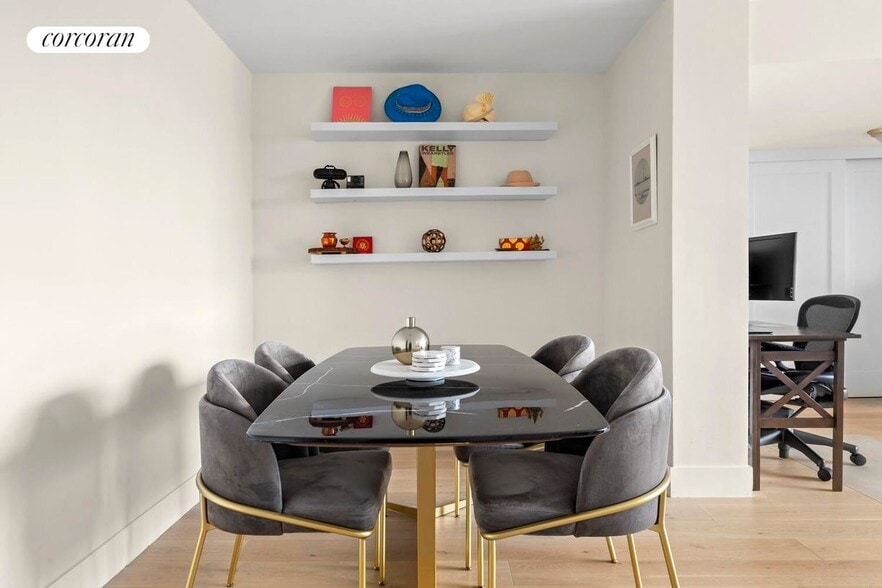 Building Photo - 61 Jane St