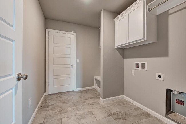 Building Photo - 1121 SW 140th St