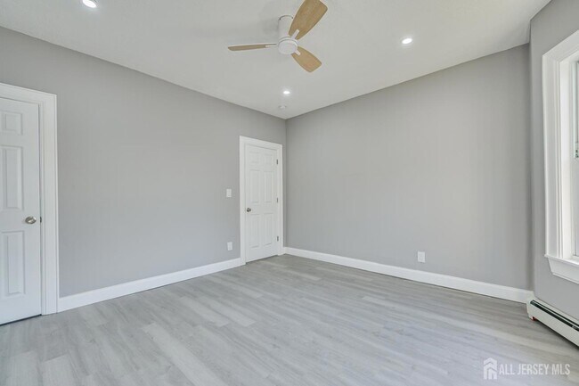 Building Photo - 36 2nd Ave