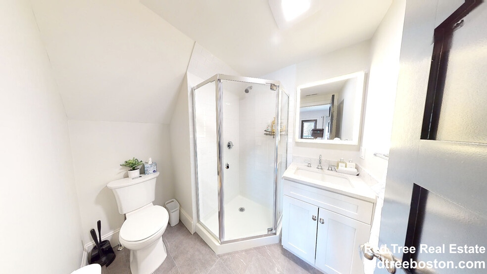 Building Photo - 659 South St