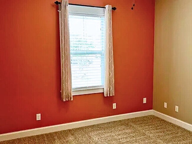 Building Photo - 3/2 updated home with amenities