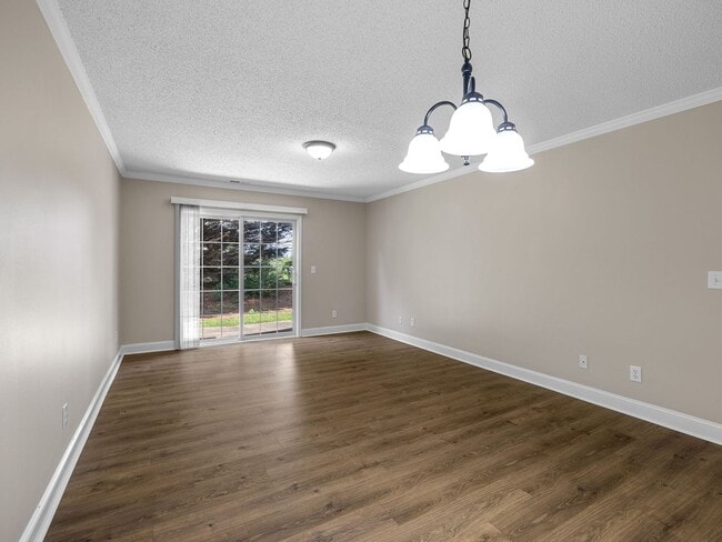 Building Photo - Newly Renovated 2BR, 2 BA in Greer SC