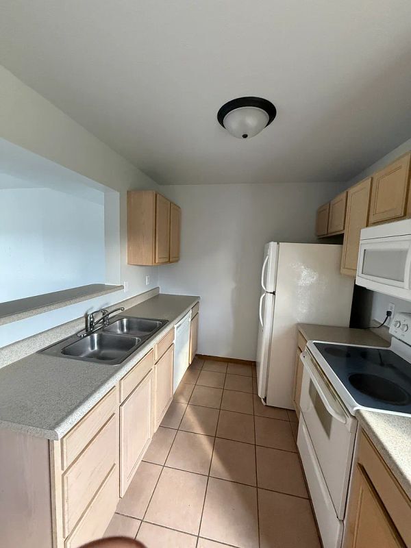 Building Photo - 1530 Citadel Dr