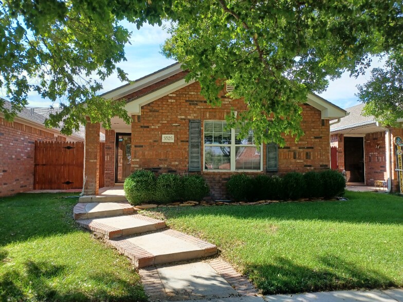 Primary Photo - 3526 S Mirror St