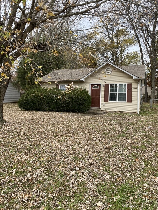 Primary Photo - 111 Gail St