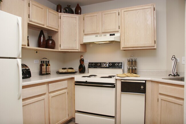 Building Photo - Cheyenne Creek