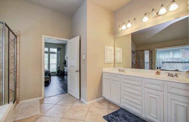 Building Photo - 13312 Highland Lake Ln