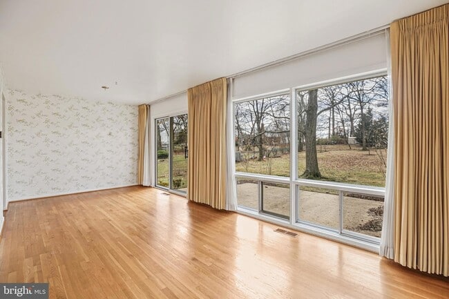 Building Photo - 6106 Rivanna Dr