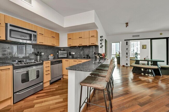 Primary Photo - 350 S Miami Ave