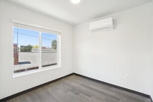 Building Photo - 1326 S 500 E
