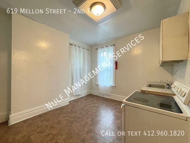 Building Photo - 619 Mellon St