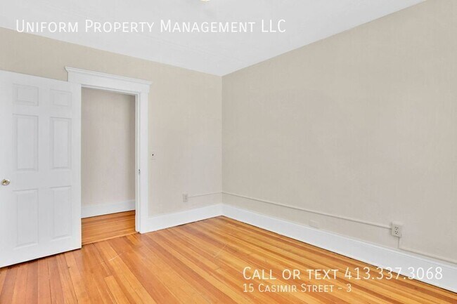 Building Photo - 15 Casimir St
