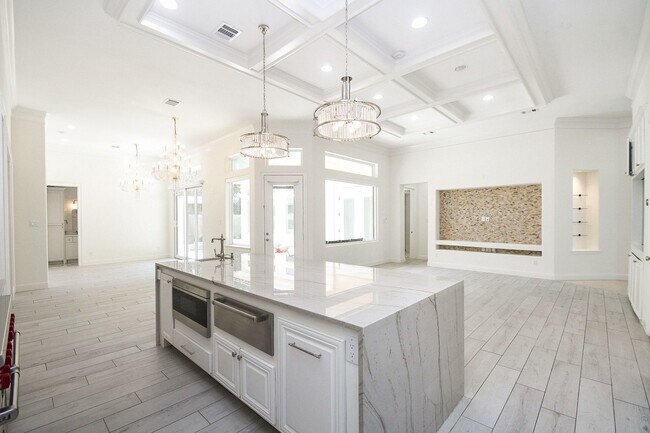 Building Photo - 422 Mignon Ln