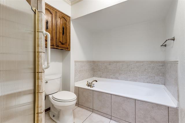 Building Photo - 10009 Chimney Hill Ln