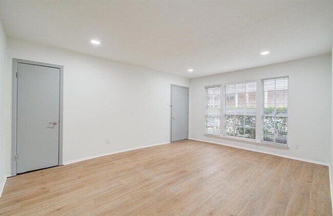 Building Photo - 4040 San Felipe St