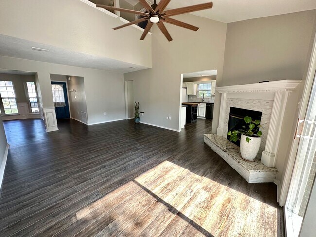 Building Photo - 918 Claeven Cir