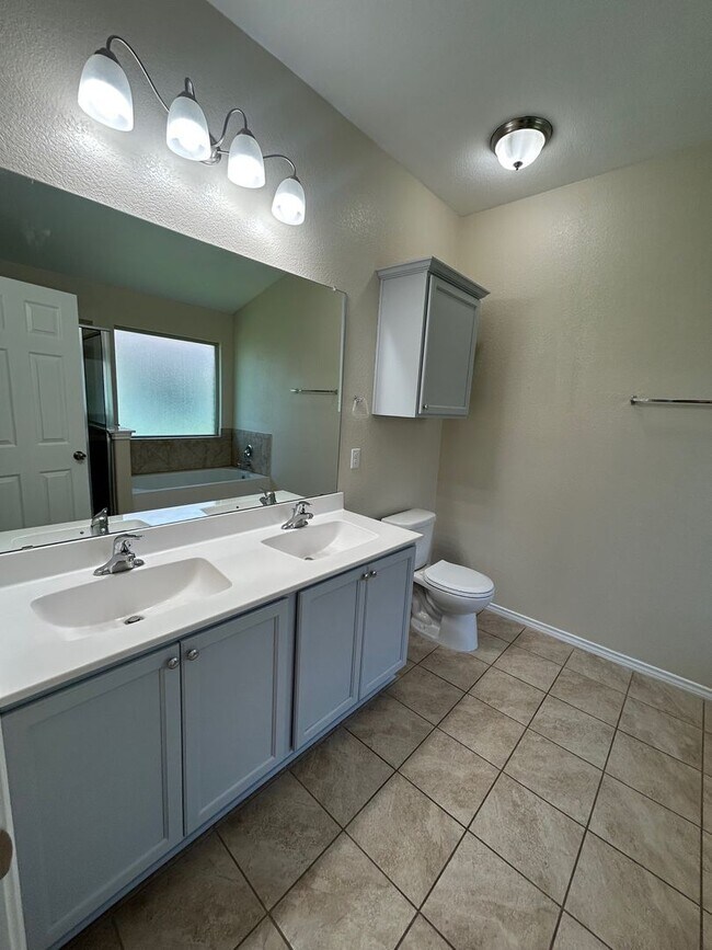 Building Photo - Updated China Spring ISD Home