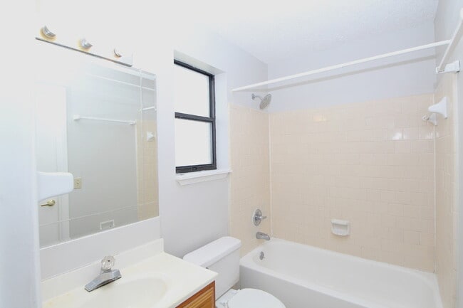 Building Photo - West Pensacola Rental with 3 Bedrooms, Privacy-Fenced Yard, Indoor Laundry Room & Easy Access to ...