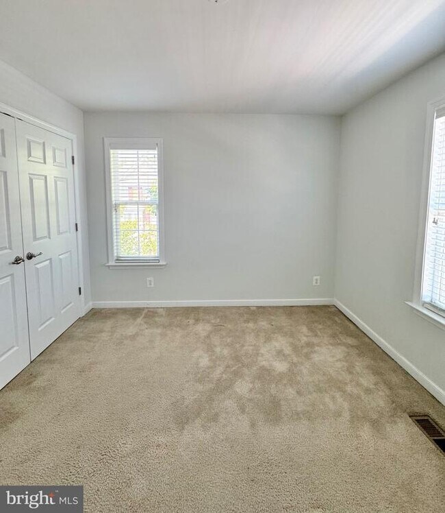 Building Photo - 2048 Blunt Lane