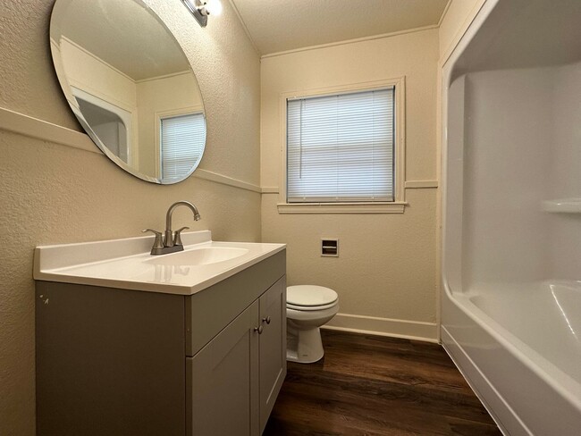 Building Photo - 3404 Blackburn St