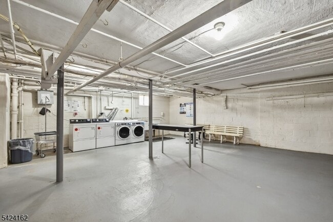 Building Photo - 176 Millburn Ave