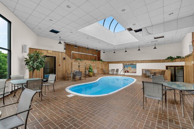 Building Photo - Luxury Condo for Rent – Franklin Place, Bangor