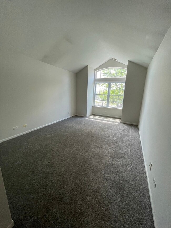 Building Photo - 883 Brompton Ct