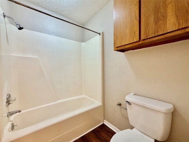 Building Photo - 1247 Dallas Dr