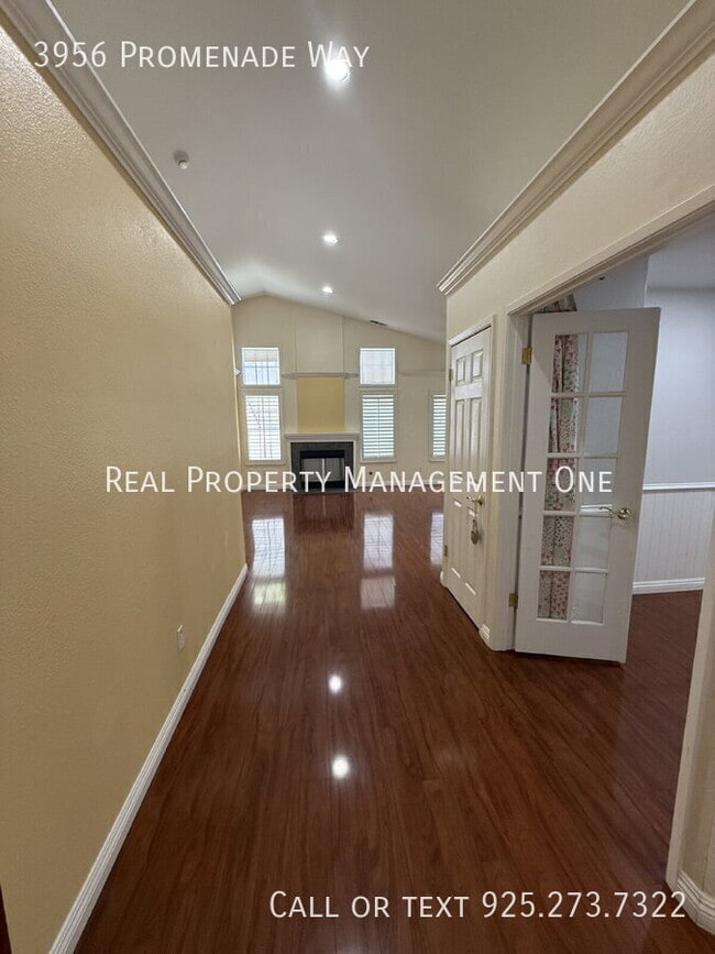 Building Photo - 3956 Promenade Way