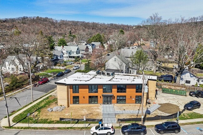 Building Photo - 325 Manville Rd