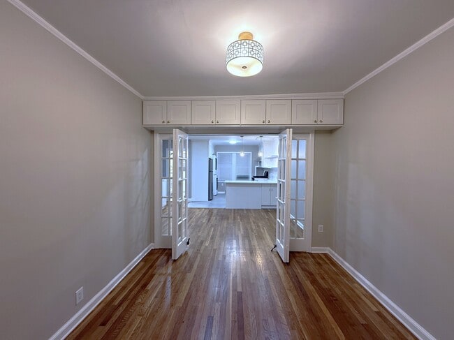 Building Photo - 100-03 Ascan Ave