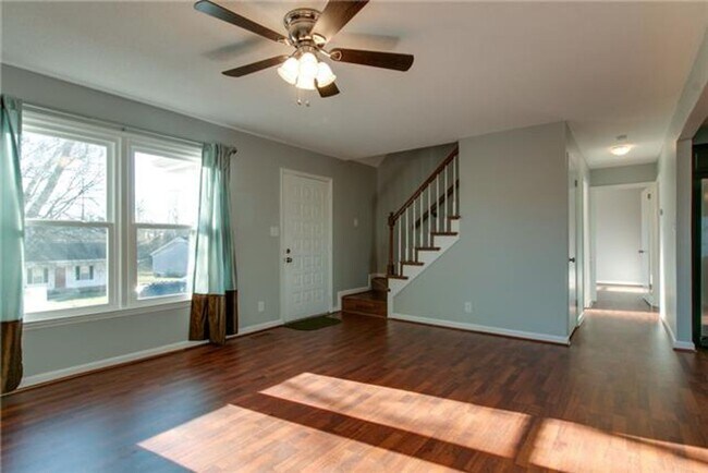 Building Photo - For Rent – Spacious 4 Bedroom Home Near Fo...