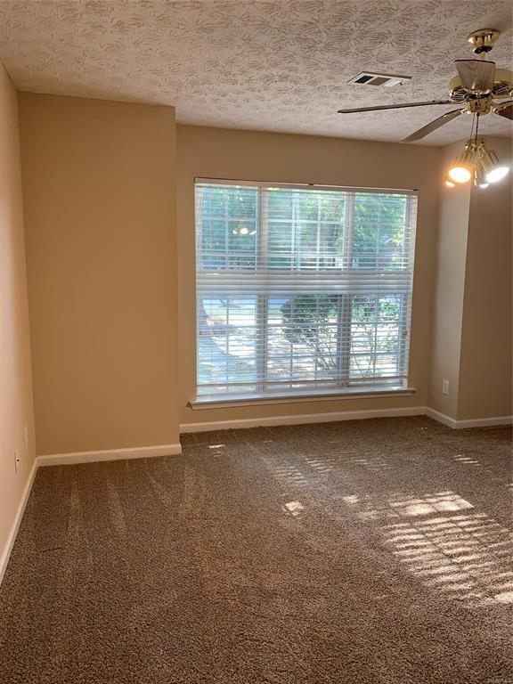 Building Photo - 131 Live Oaks Dr
