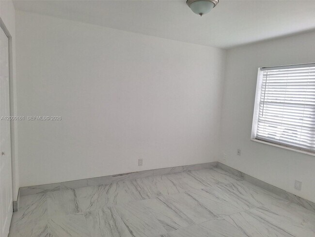 Building Photo - 12831 SW 43rd Dr