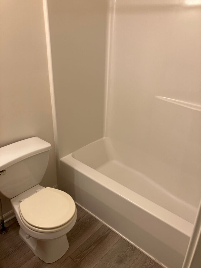 Building Photo - Newly Renovated Townhome in Arden