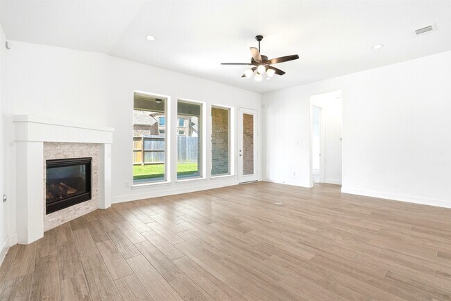 Building Photo - 2202 Mallow Ln