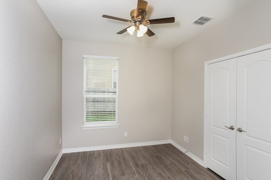 Building Photo - 14619 Jocasta Dr