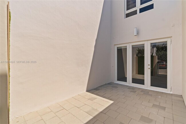 Building Photo - 6432 NW 104th Ct